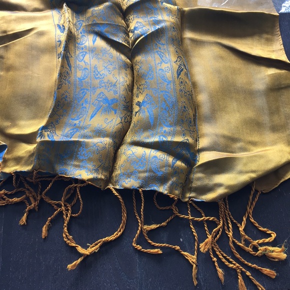 Fandori shinny silk long scarf bird paisley blue - Picture 4 of 8